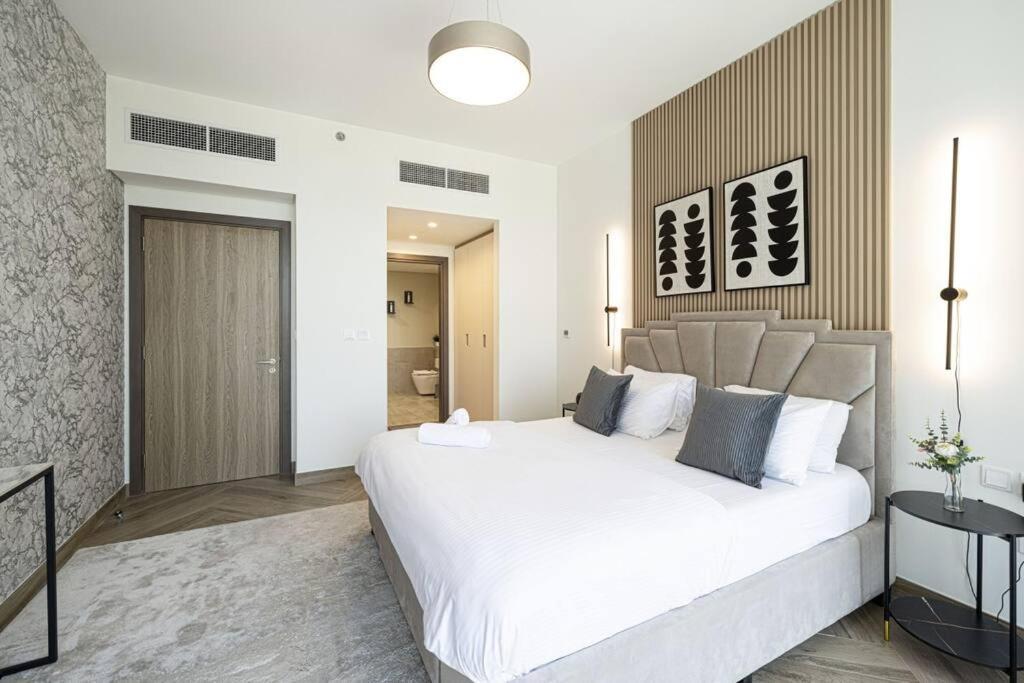 Chic 2 Bed Near Trade Centre With 5 Star Amenities Dubai Exterior foto