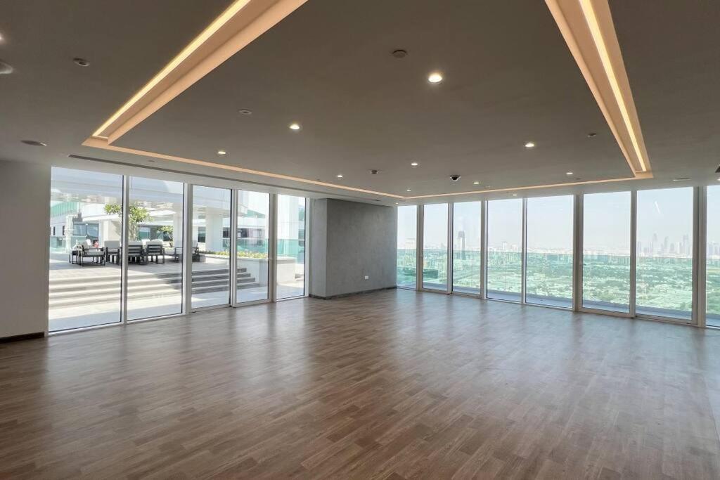 Chic 2 Bed Near Trade Centre With 5 Star Amenities Dubai Exterior foto
