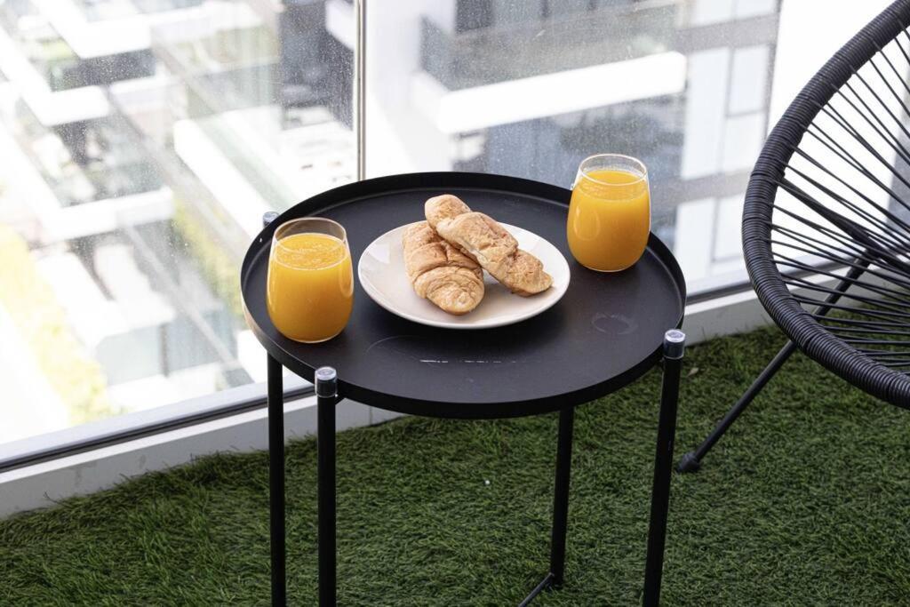 Chic 2 Bed Near Trade Centre With 5 Star Amenities Dubai Exterior foto