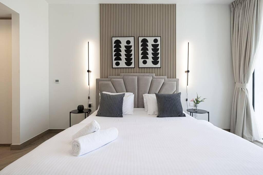 Chic 2 Bed Near Trade Centre With 5 Star Amenities Dubai Exterior foto