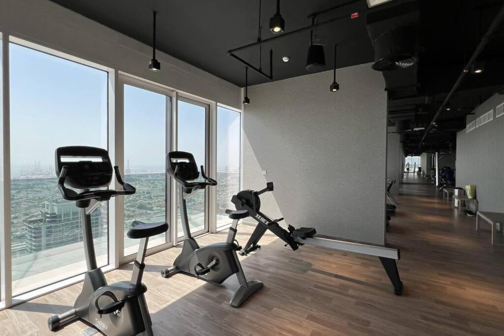 Chic 2 Bed Near Trade Centre With 5 Star Amenities Dubai Exterior foto