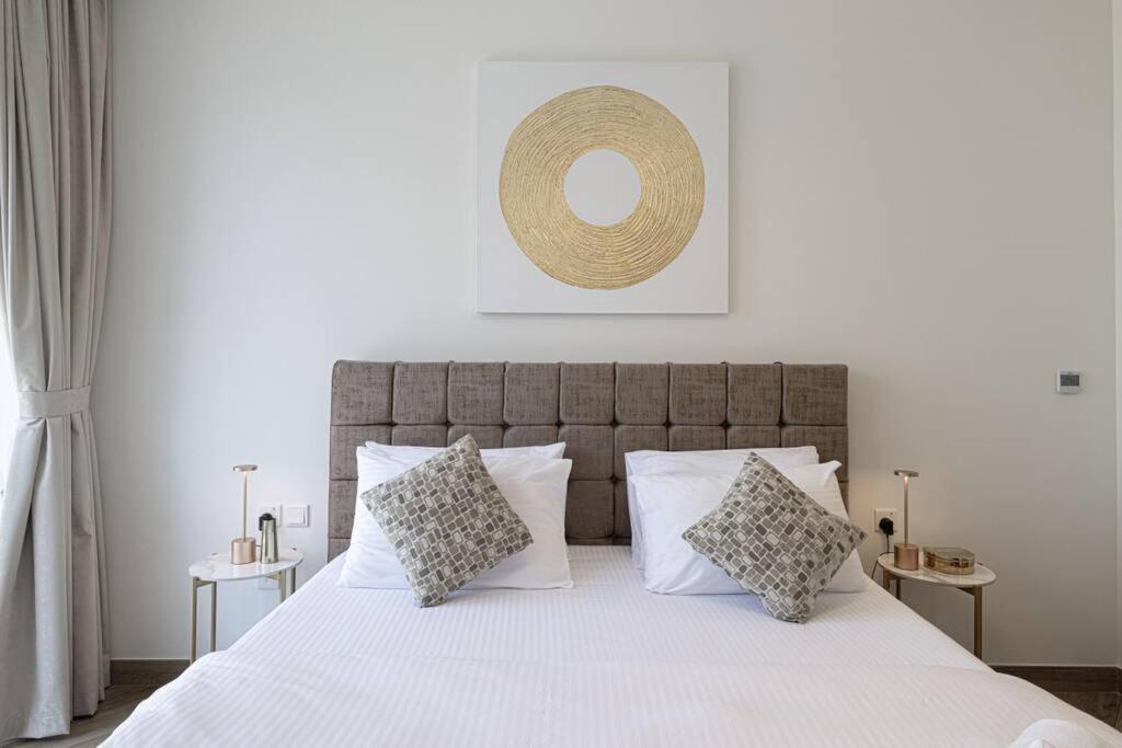 Chic 2 Bed Near Trade Centre With 5 Star Amenities Dubai Exterior foto